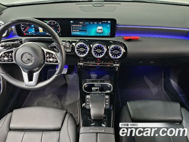 Mercedes-Benz A-Class 2023 — фото 7