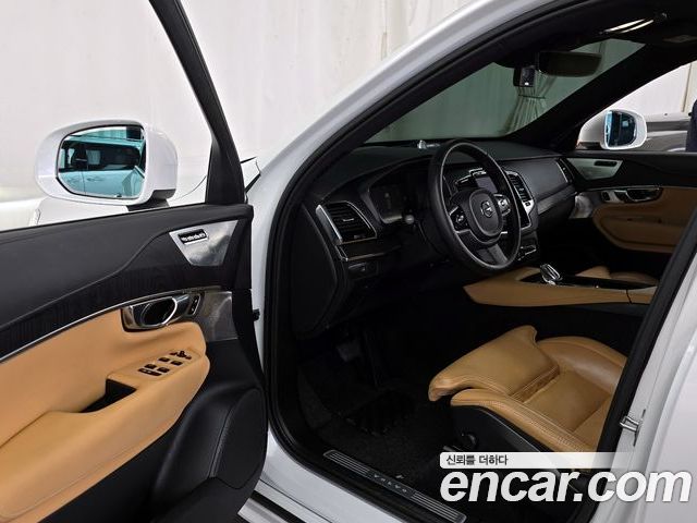 Volvo XC90 2023 — фото 10