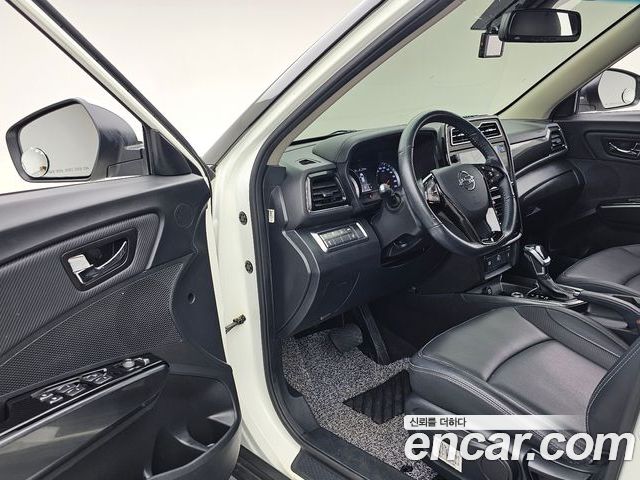 SsangYong Tivoli 2022 — фото 10