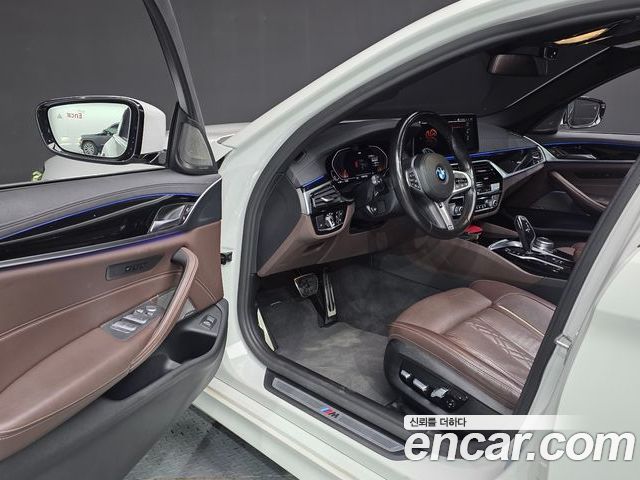 BMW 5 Series 2022 — фото 10