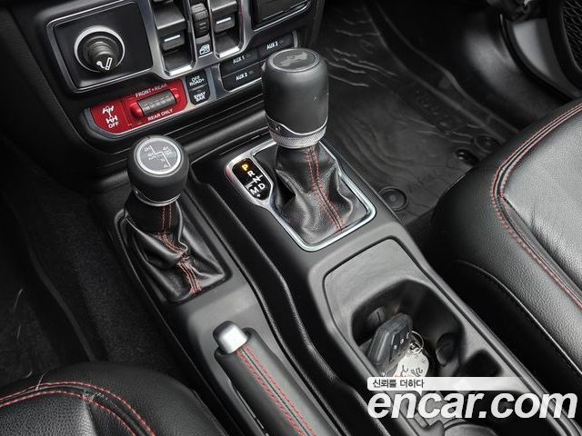Jeep Wrangler 2022 — фото 9