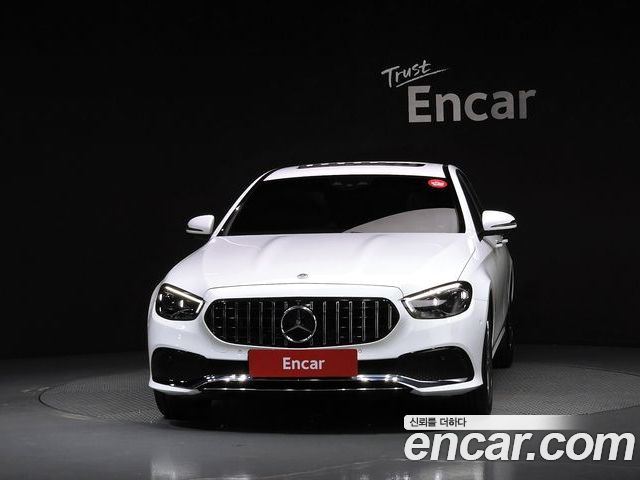 Mercedes-Benz E-Class 2022 — фото 2