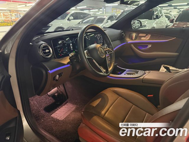 Mercedes-Benz E-Class 2022 — фото 10