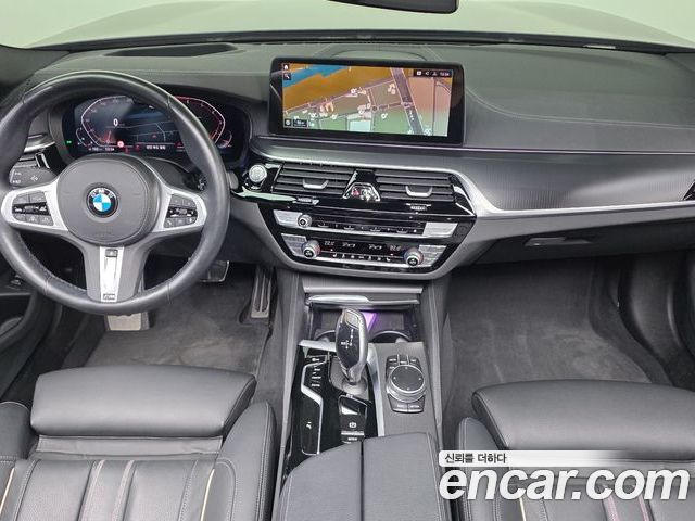 BMW 5 Series 2022 — фото 10