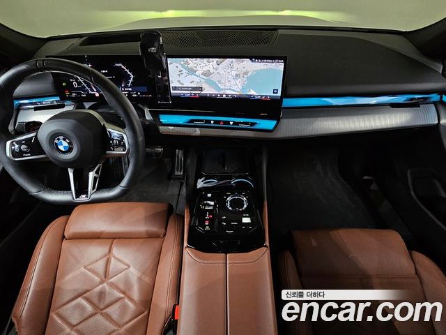BMW 5 Series 2025 — фото 10