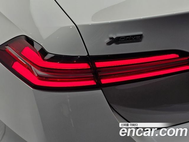 BMW 5 Series 2025 — фото 9