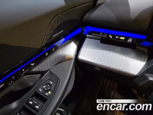 BMW 5 Series 2025 — фото 10