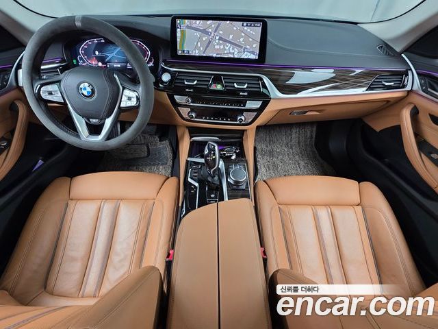 BMW 5 Series 2023 — фото 10
