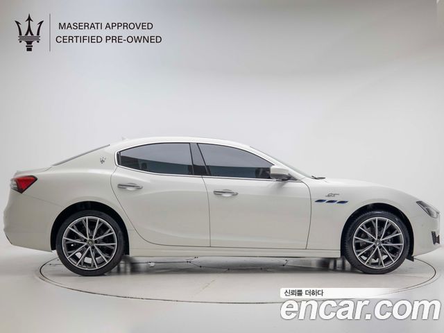 Maserati Ghibli 2023 — фото 3