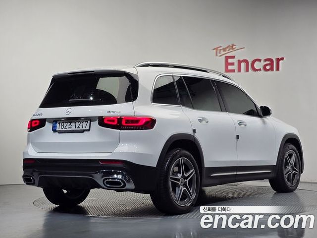 Mercedes-Benz GLB 2023 — фото 2