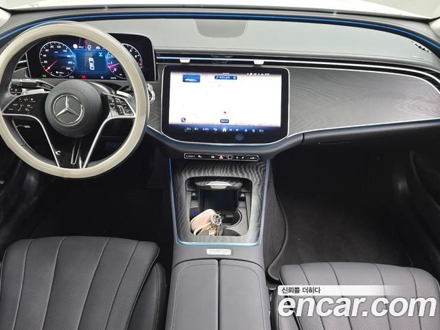 Mercedes-Benz E-Class 2025 — фото 10