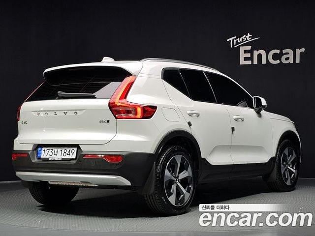 Volvo XC40 2026 — фото 2