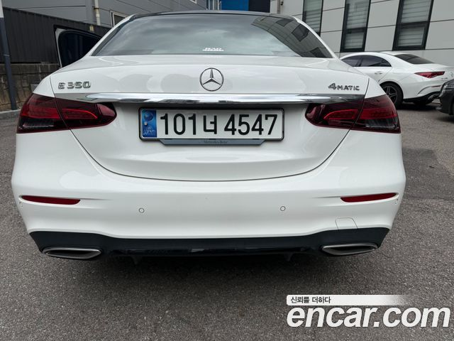 Mercedes-Benz E-Class 2023 — фото 4