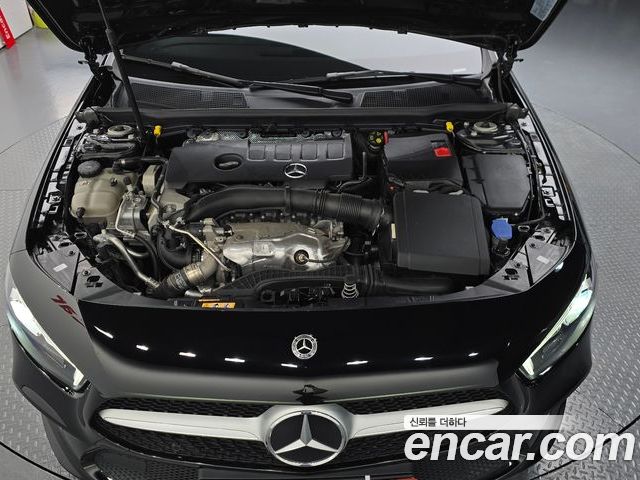 Mercedes-Benz A-Class 2022 — фото 6