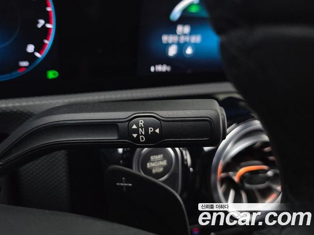 Mercedes-Benz A-Class 2022 — фото 9