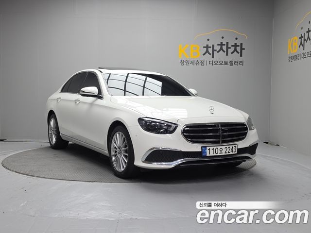 Mercedes-Benz E-Class 2022 — фото 2