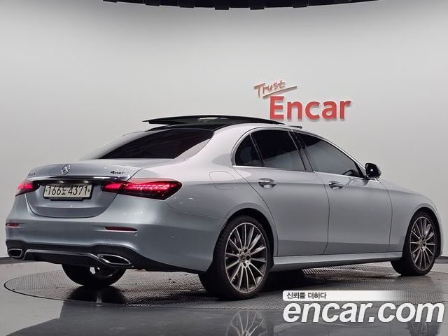Mercedes-Benz E-Class 2022 — фото 2