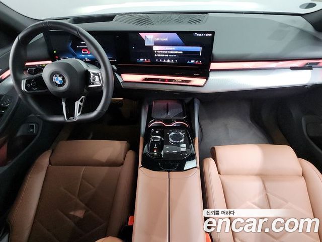 BMW 5 Series 2025 — фото 10