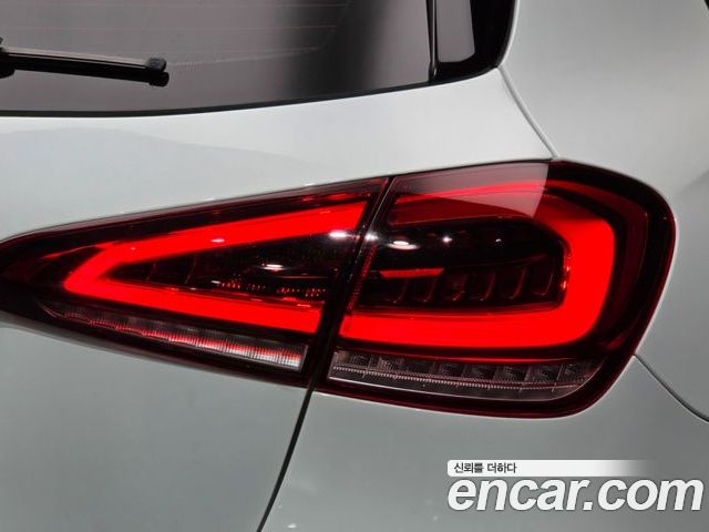 Mercedes-Benz A-Class 2023 — фото 9