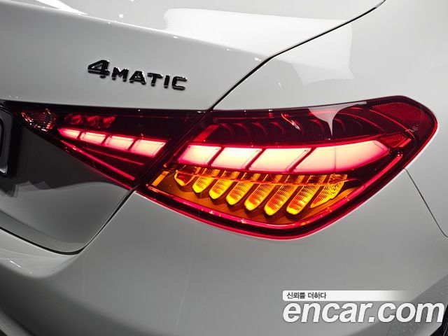 Mercedes-Benz C-Class 2023 — фото 9