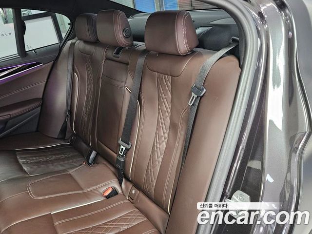 BMW 5 Series 2023 — фото 10