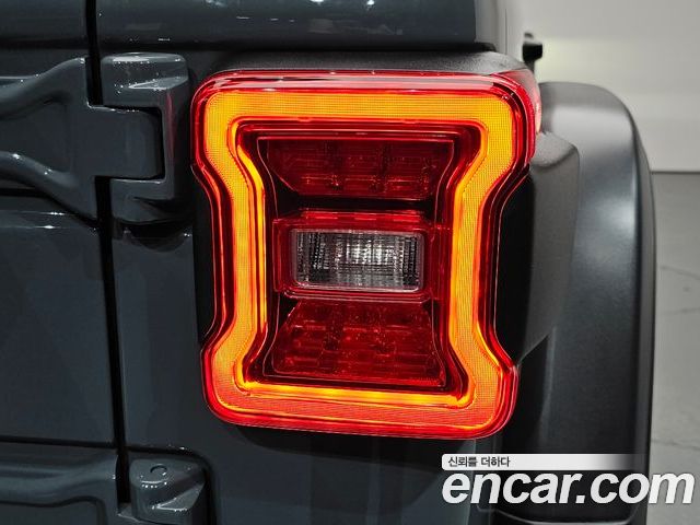 Jeep Wrangler 2025 — фото 9