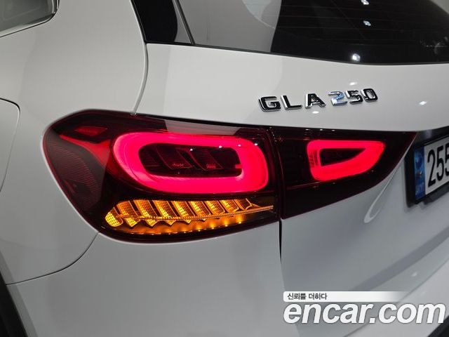Mercedes-Benz GLA 2023 — фото 9