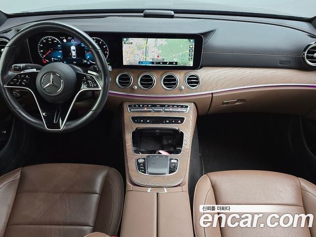 Mercedes-Benz E-Class 2023 — фото 10