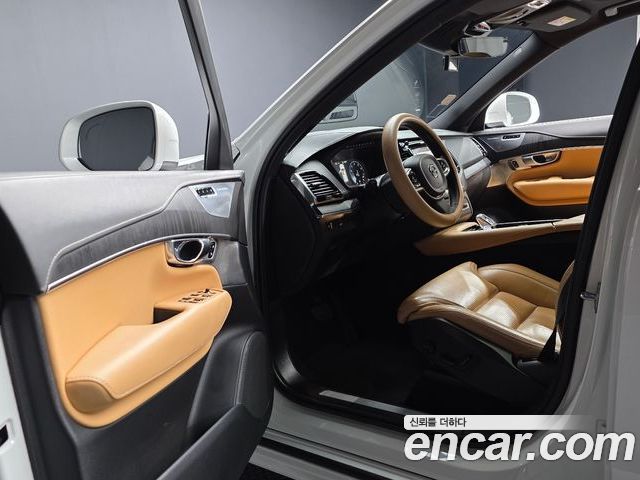 Volvo XC90 2022 — фото 10