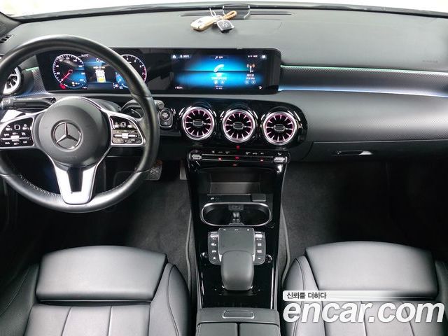 Mercedes-Benz A-Class 2023 — фото 10