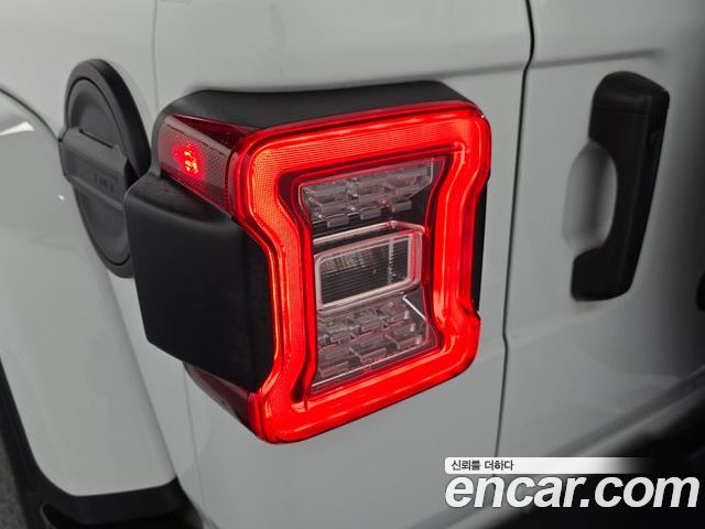 Jeep Wrangler 2022 — фото 9
