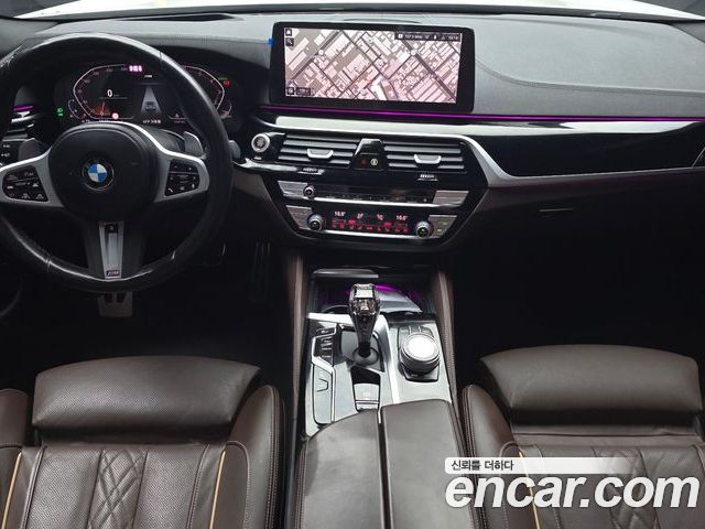 BMW 5 Series 2023 — фото 10