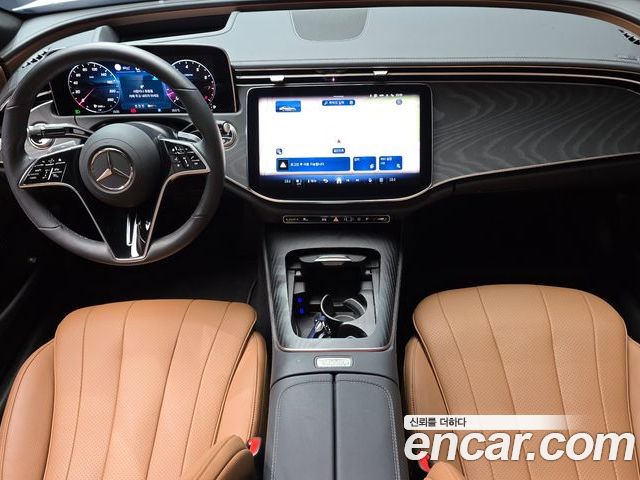 Mercedes-Benz E-Class 2025 — фото 10