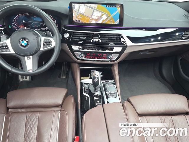 BMW 5 Series 2023 — фото 10