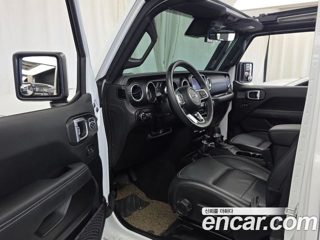 Jeep Wrangler 2022 — фото 10