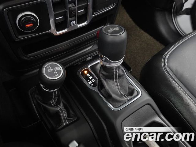Jeep Wrangler 2022 — фото 9