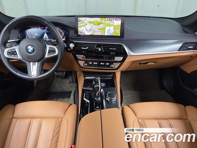BMW 5 Series 2023 — фото 10