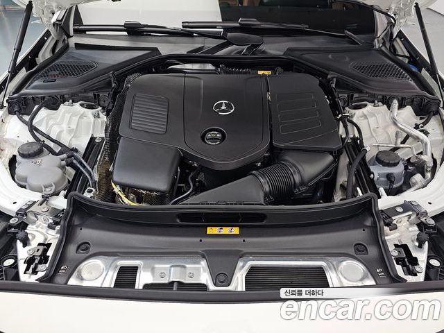 Mercedes-Benz E-Class 2025 — фото 6