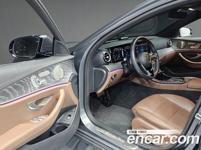 Mercedes-Benz E-Class 2022 — фото 10