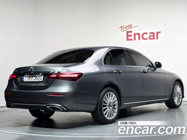 Mercedes-Benz E-Class 2023 — фото 2