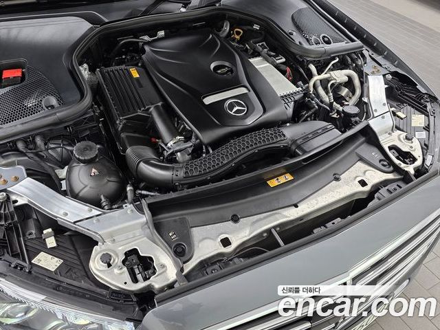 Mercedes-Benz E-Class 2023 — фото 6