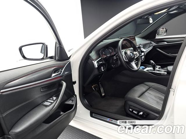 BMW 5 Series 2023 — фото 10