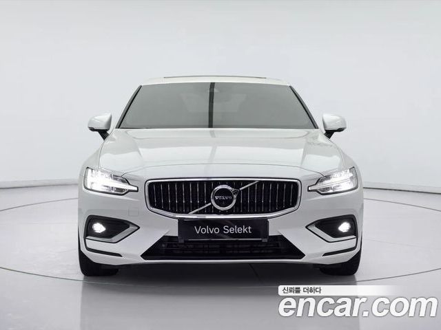 Volvo S60 2022 — фото 2