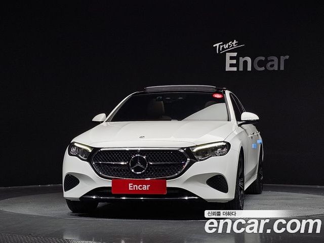 Mercedes-Benz E-Class 2024 — фото 3