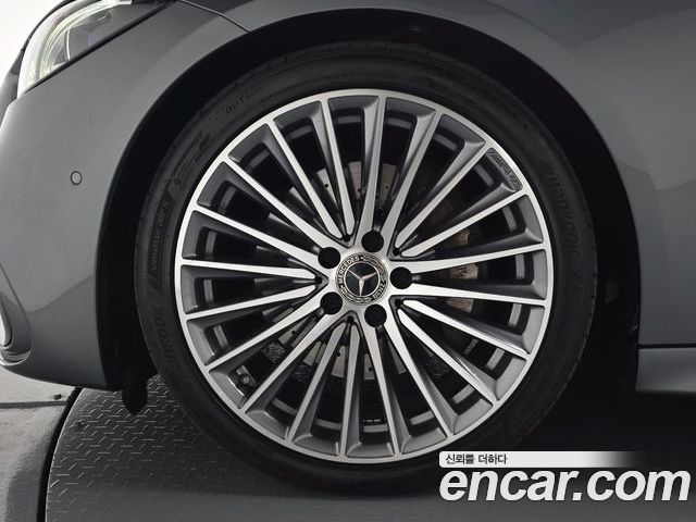 Mercedes-Benz C-Class 2023 — фото 5
