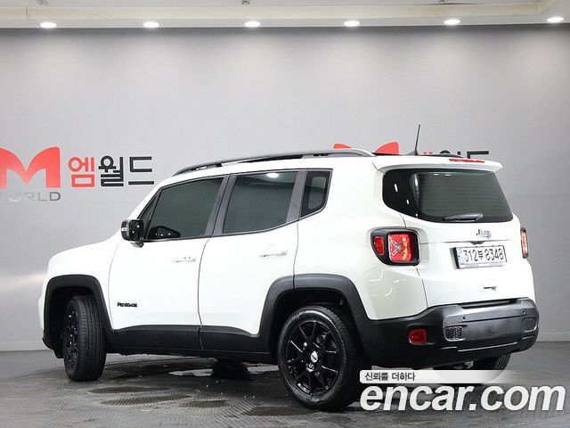 Jeep Renegade 2022 — фото 3
