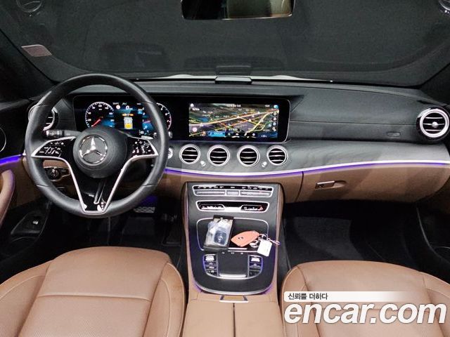Mercedes-Benz E-Class 2023 — фото 10