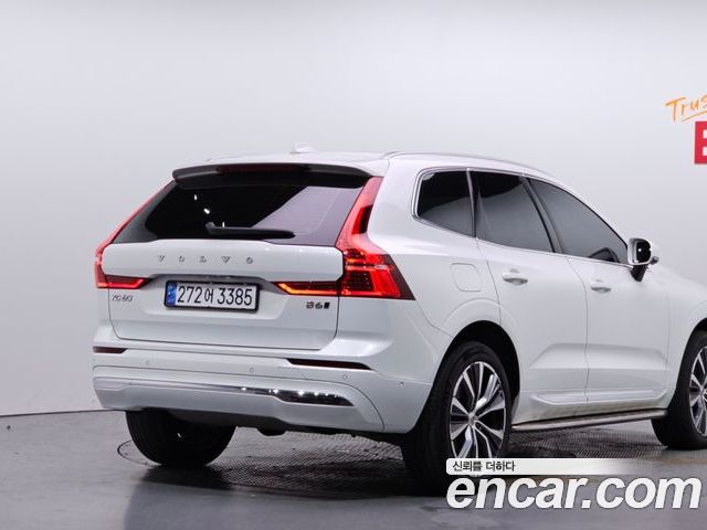 Volvo XC60 2022 — фото 2