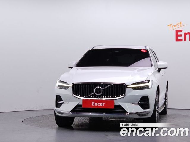 Volvo XC60 2022 — фото 3