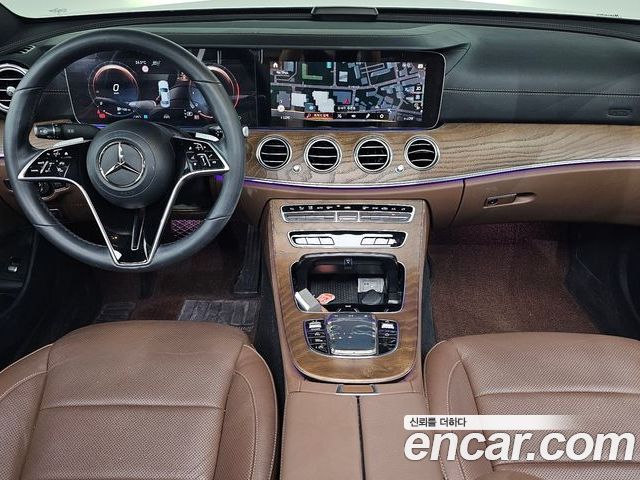Mercedes-Benz E-Class 2023 — фото 7